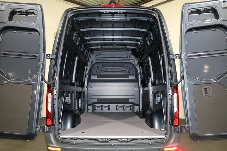 Mercedes-Benz Sprinter 2024 photo 3