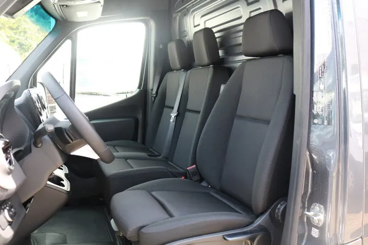 Mercedes-Benz Sprinter 2024 photo 2