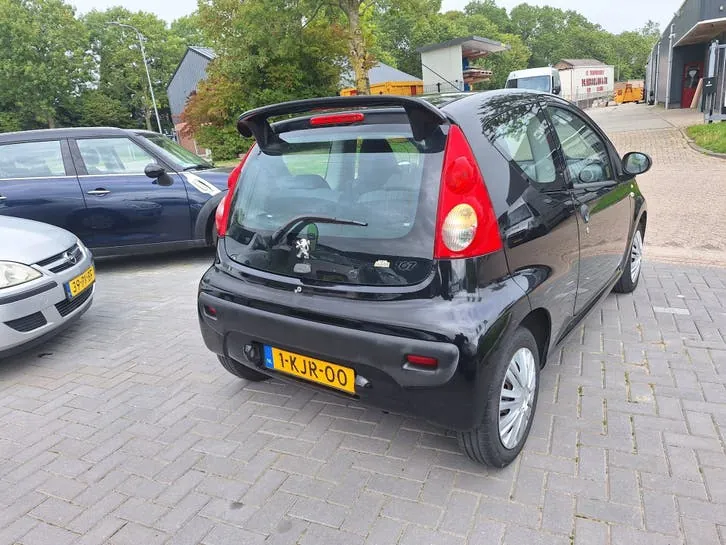 Peugeot 107 2006 photo 3
