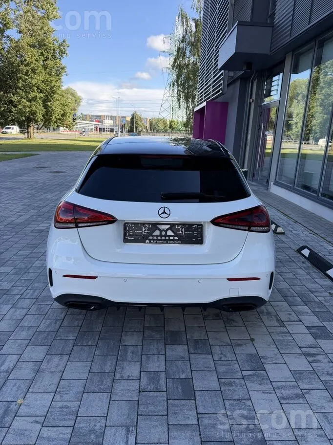 Mercedes-Benz A180D 2018 photo 3