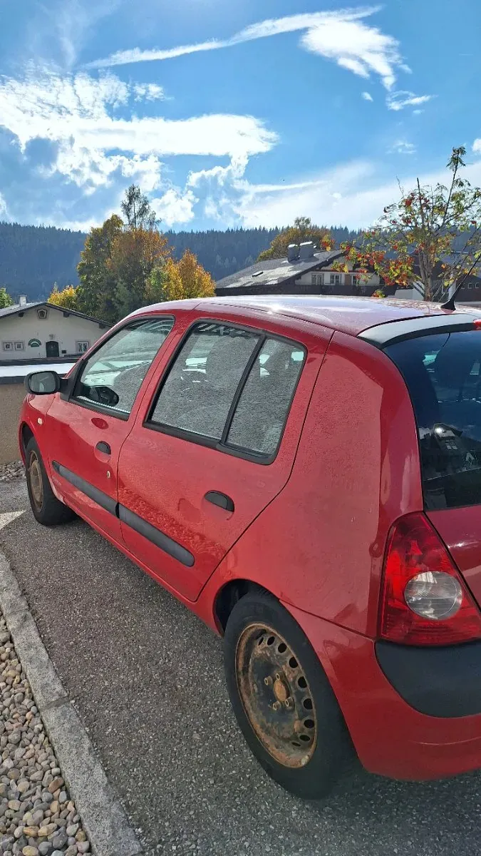 Renault Clio 2003 photo 2