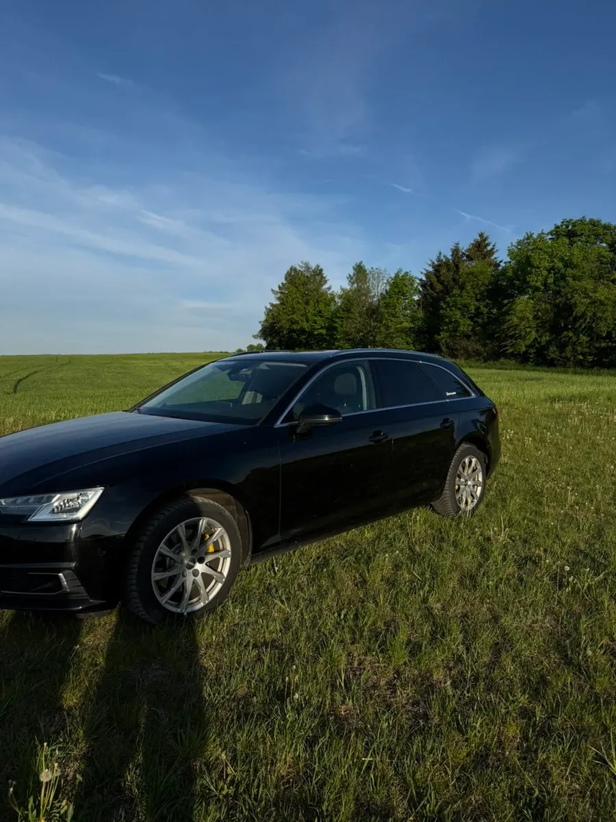 Audi A4 2017 photo 2