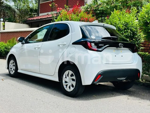 Toyota Yaris 2024 photo 2