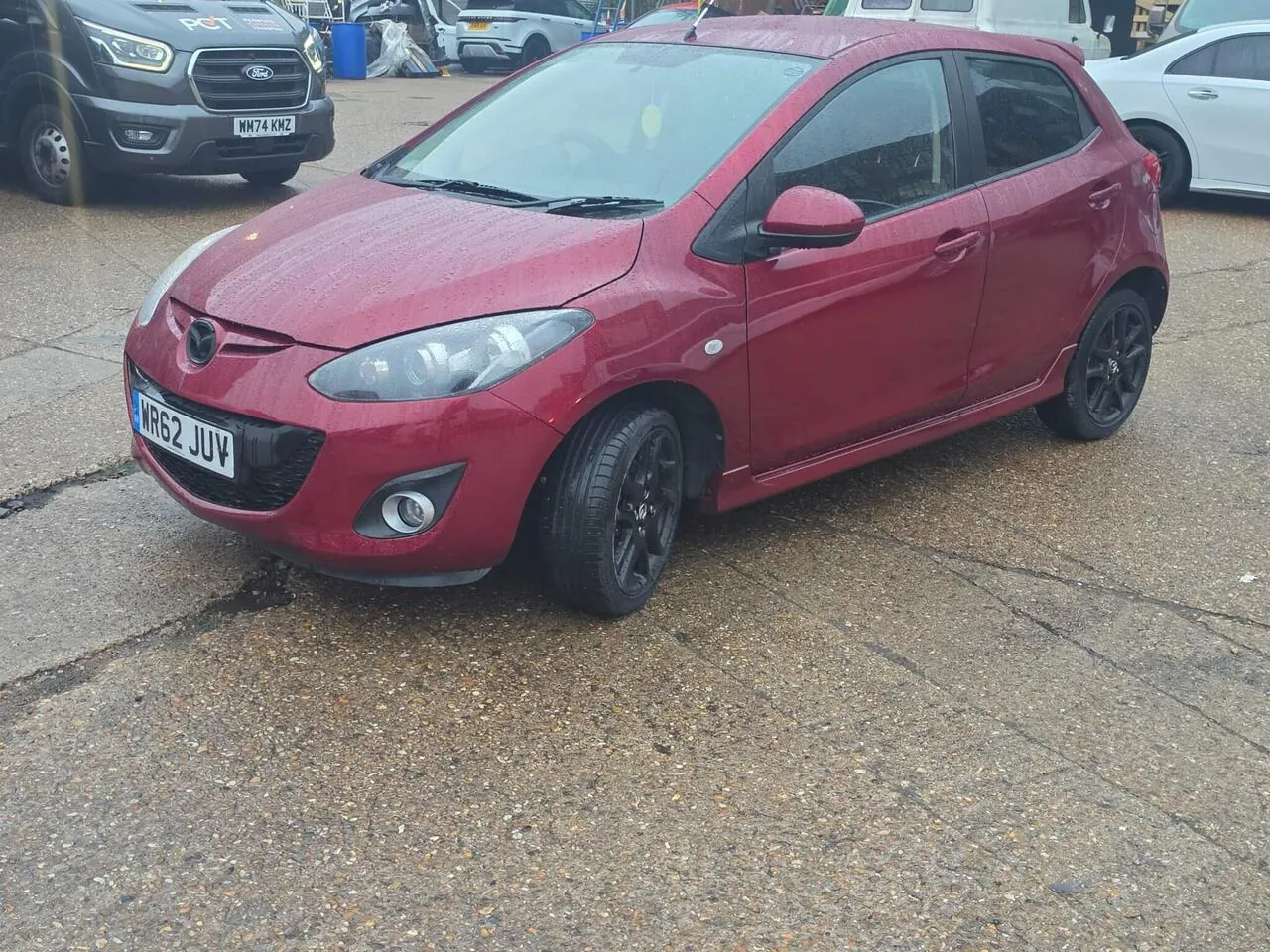 Mazda Mazda2 2013 photo 4