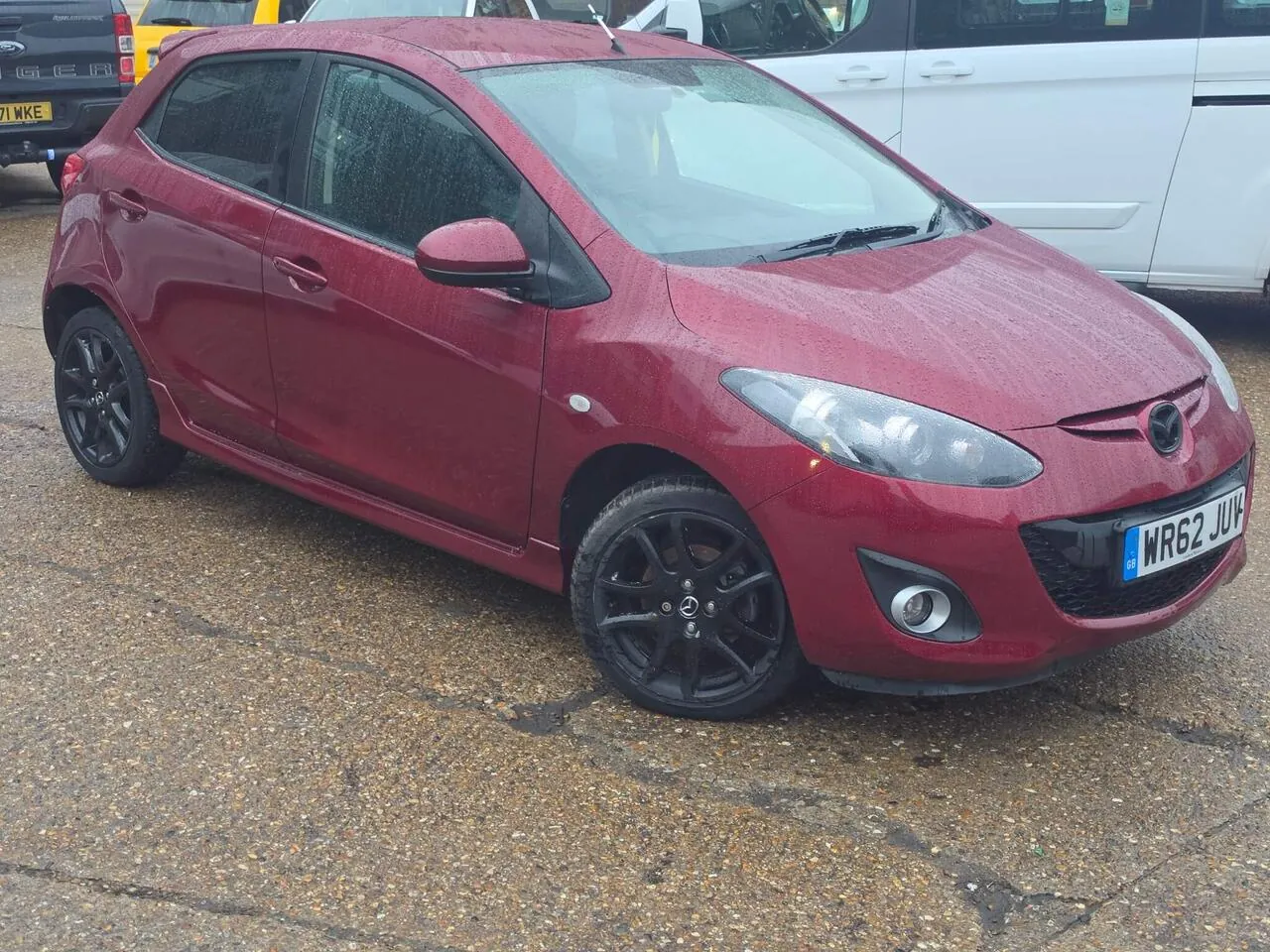 Mazda Mazda2 2013 photo 2