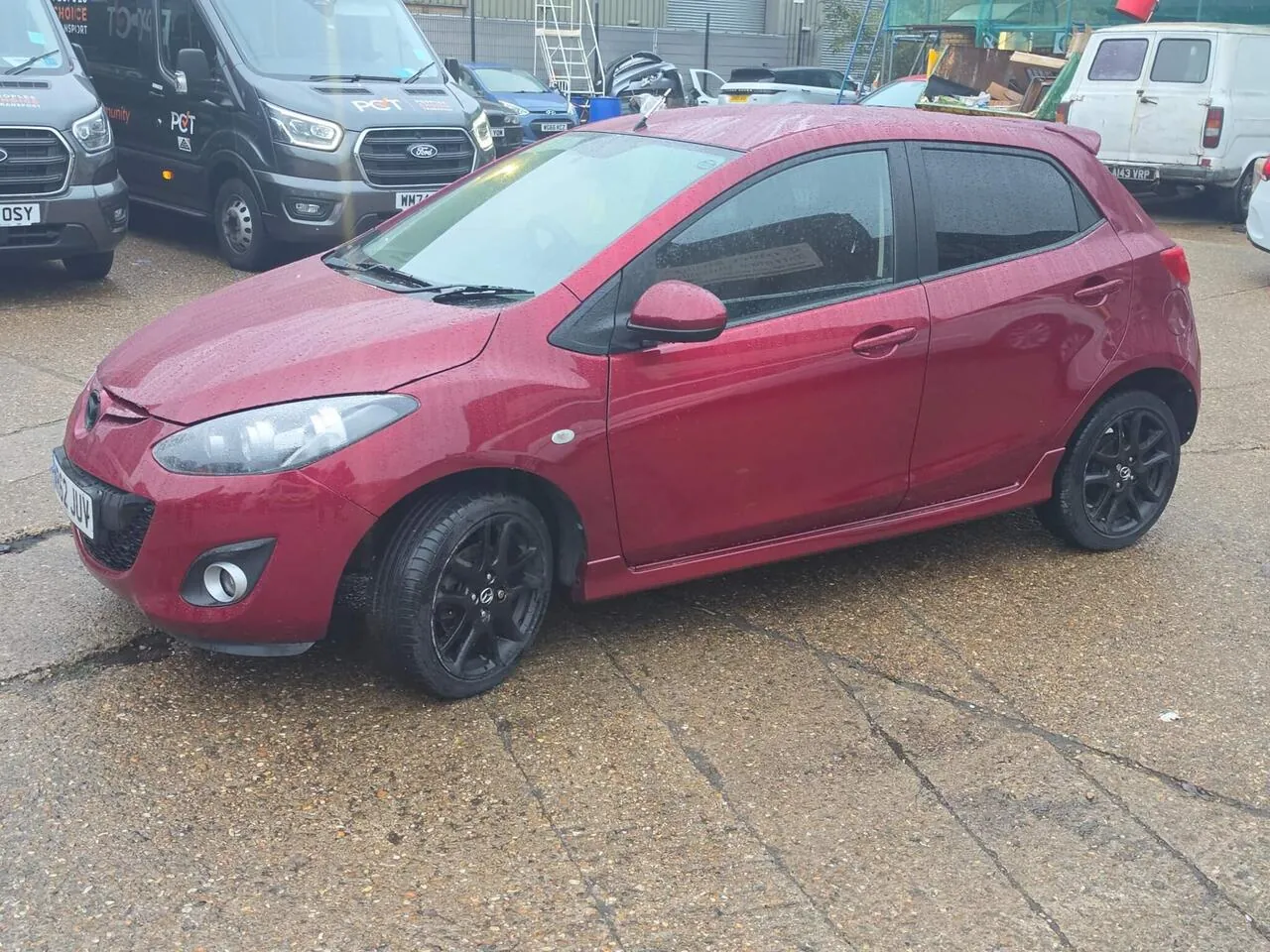 Mazda Mazda2 2013 photo 3