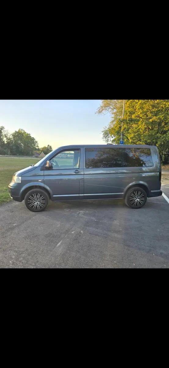 Volkswagen Caravelle 2009 photo 2