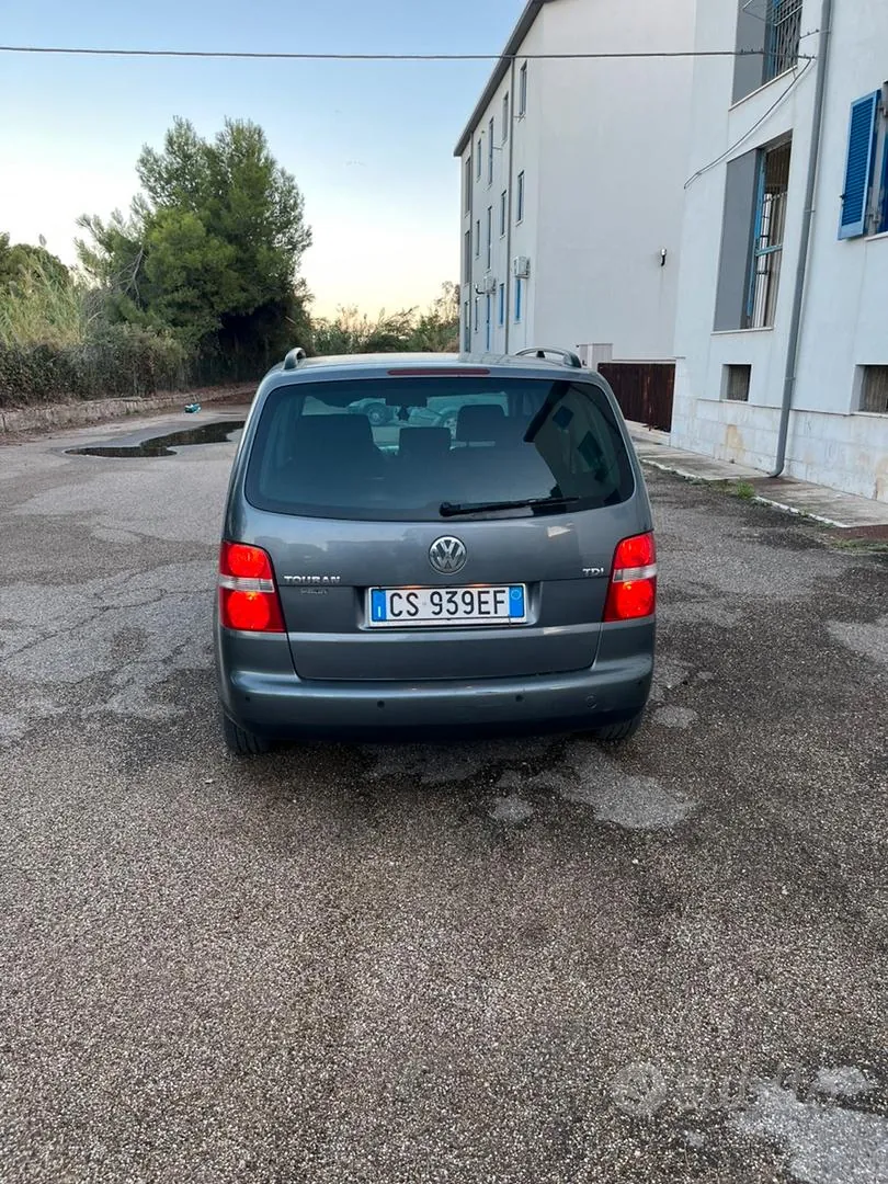Volkswagen Touran 2005 photo 3