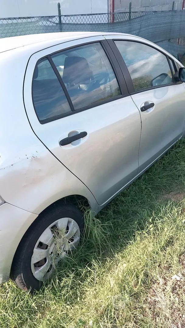 Toyota Yaris 2010 photo 4