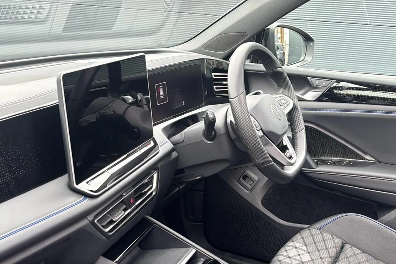 Volkswagen Tiguan 2025 photo 3