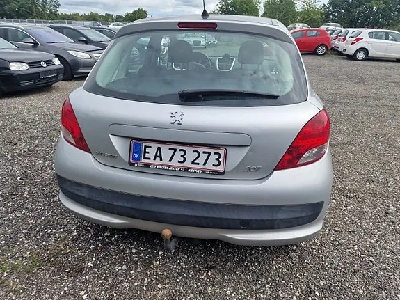 Peugeot 207 2010 photo 5