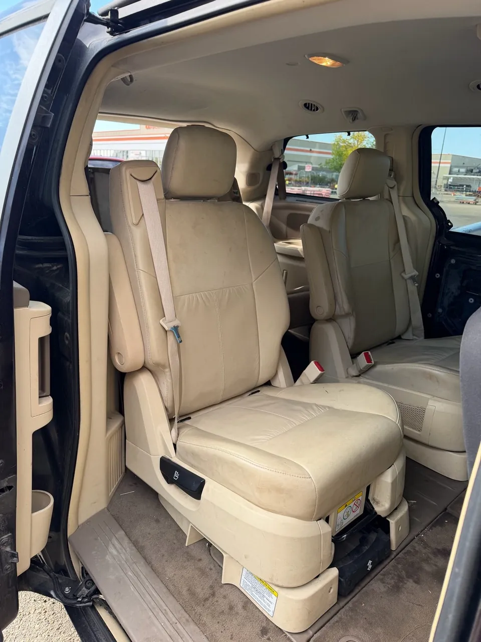 Volkswagen Routan 2012 photo 3