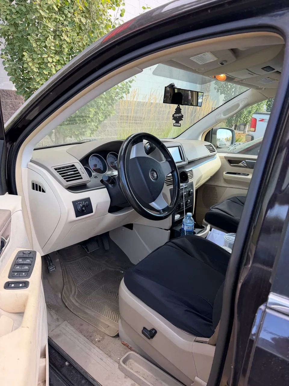 Volkswagen Routan 2012 photo 4