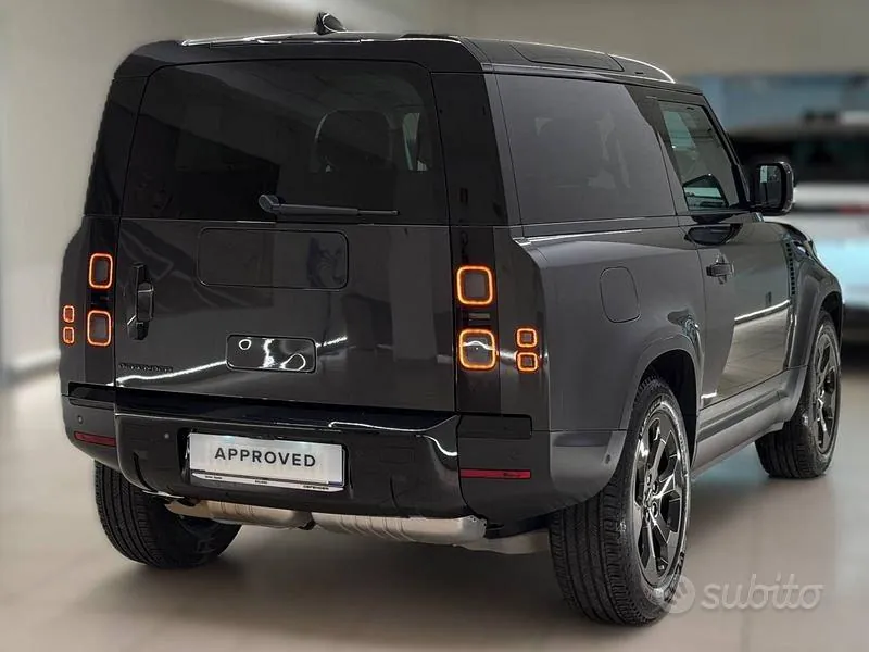Land Rover Defender 2026 photo 2