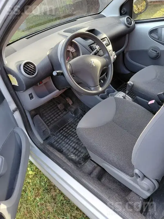 Peugeot 107 2008 photo 5