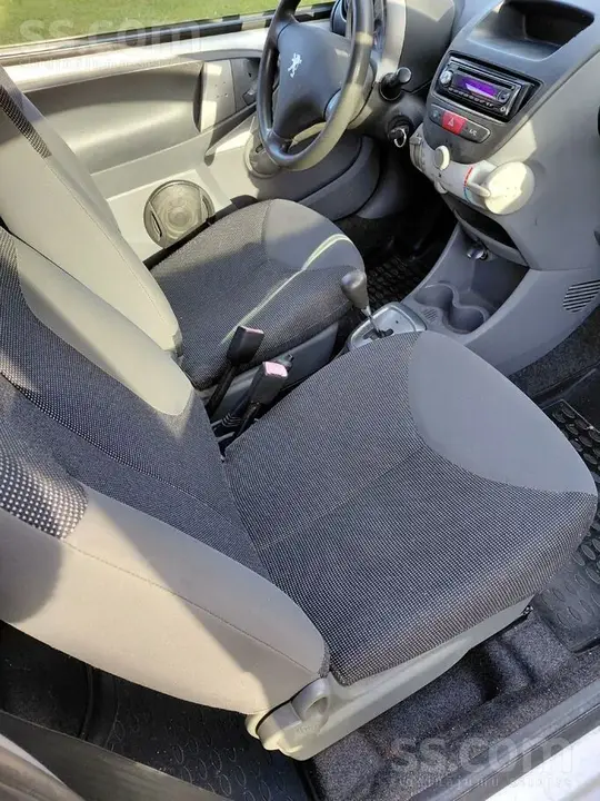 Peugeot 107 2008 photo 4