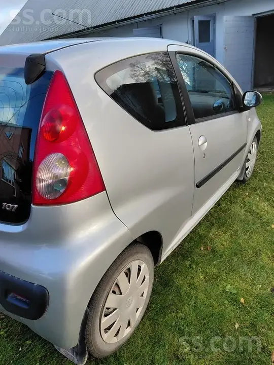 Peugeot 107 2008 photo 3