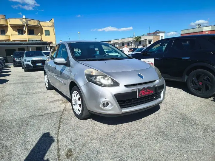 Renault Clio 2010 photo 4