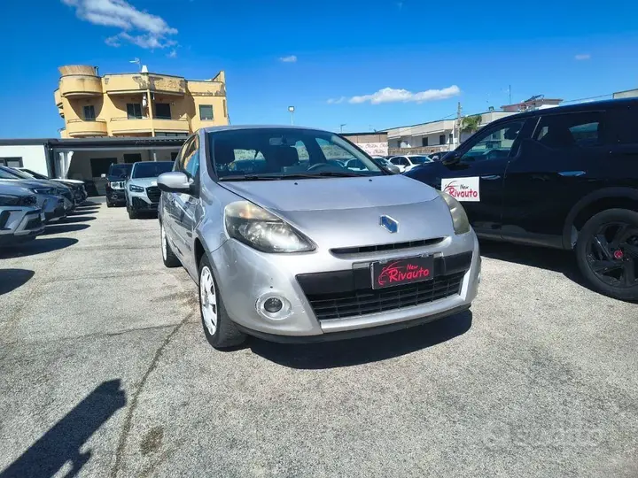 Renault Clio 2010 photo 3