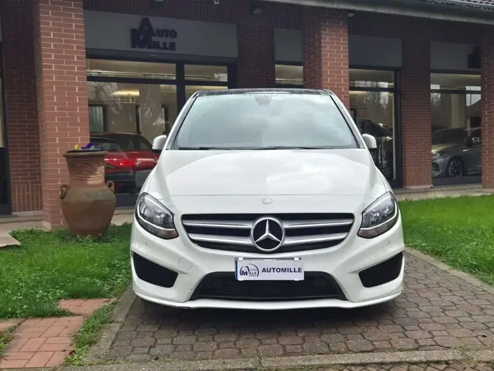 Mercedes-Benz B 180 2016 photo 2