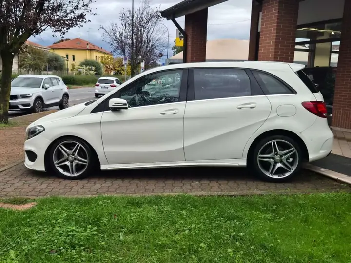 Mercedes-Benz B 180 2016 photo 4