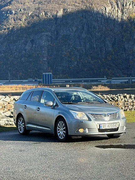 Toyota Avensis 2010 photo 3