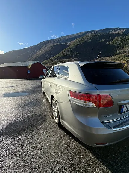 Toyota Avensis 2010 photo 5