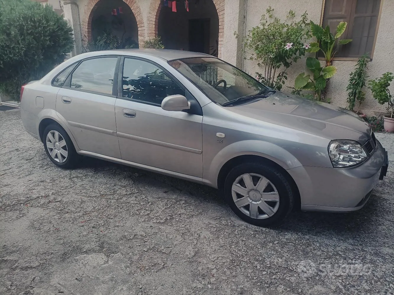 Daewoo Nubira 2003 photo 2