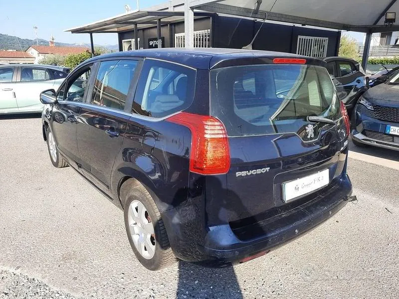 Peugeot 5008 2011 photo 5