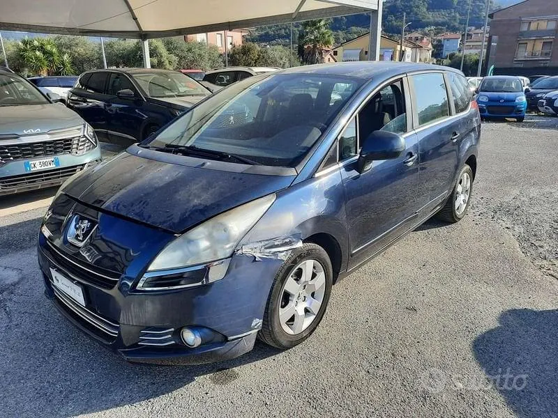 Peugeot 5008 2011 photo 3
