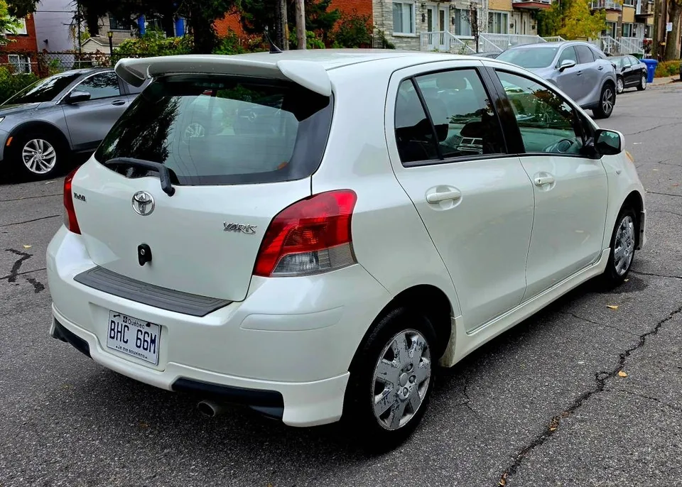 Toyota Yaris 2010 photo 2