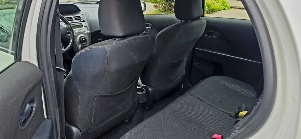 Toyota Yaris 2010 photo 5