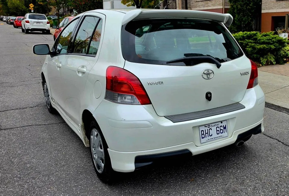 Toyota Yaris 2010 photo 4