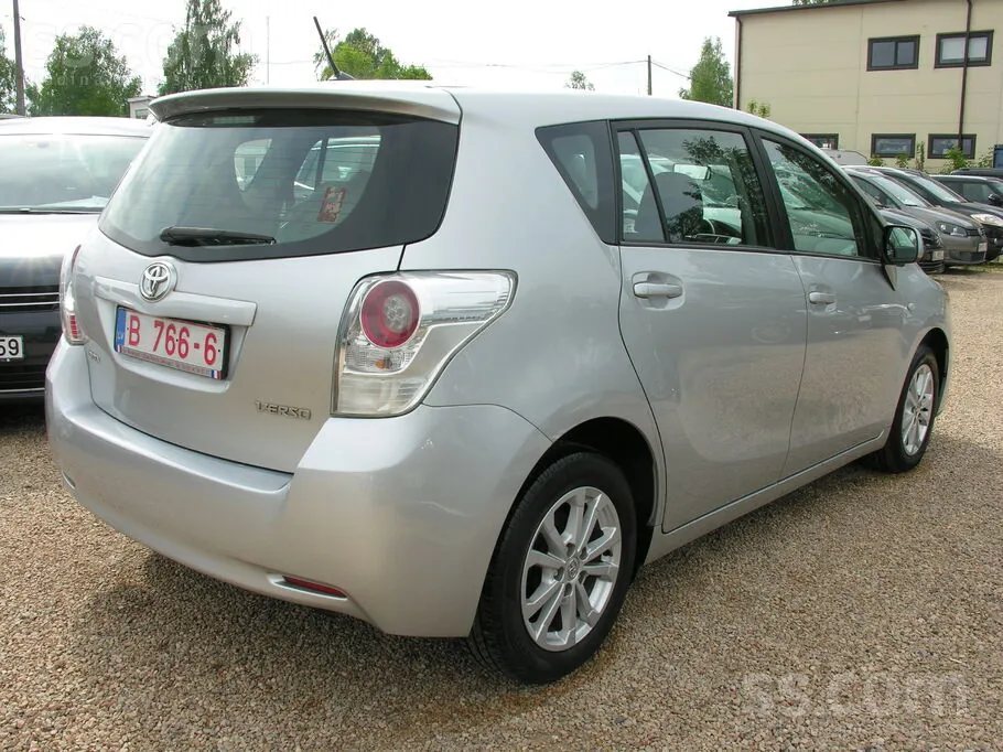 Toyota Verso 2011 photo 3