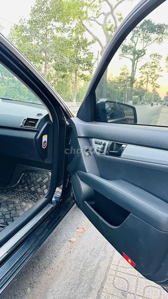 Mercedes-Benz C-Class 2009 photo 5
