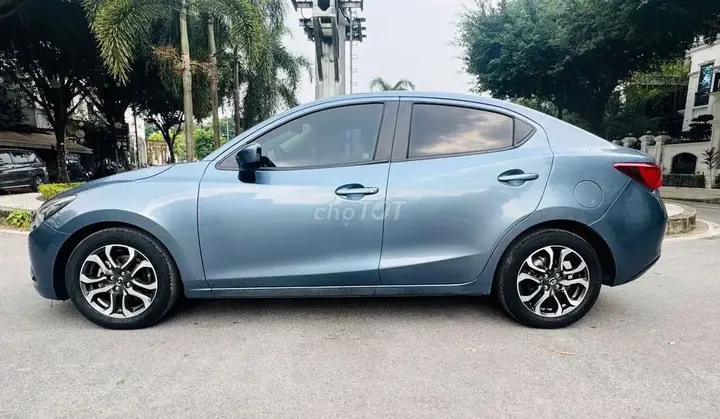 Mazda 2 2017 photo 2