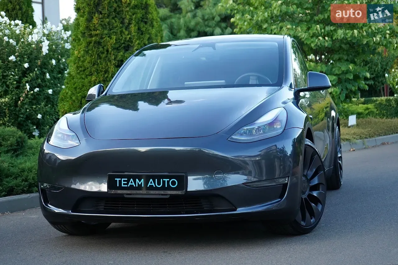 Tesla Model Y 2024 photo 2