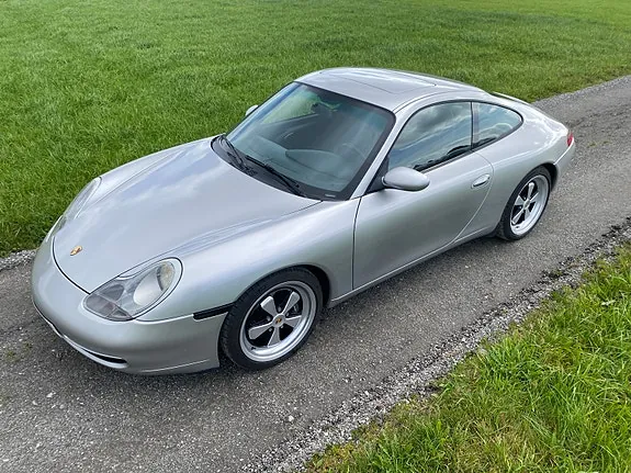 Porsche 911 Carrera