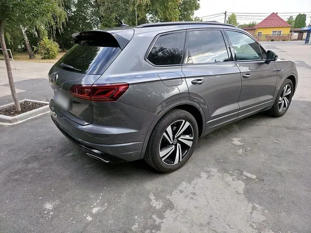Volkswagen Touareg 2022 photo 3