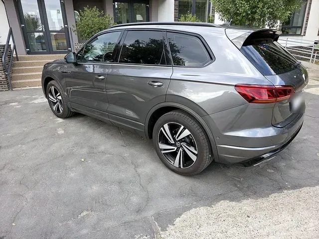 Volkswagen Touareg 2022 photo 2