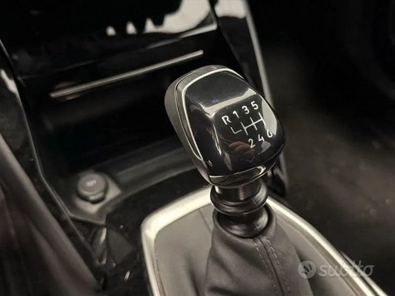 Peugeot 2008 2025 photo 5
