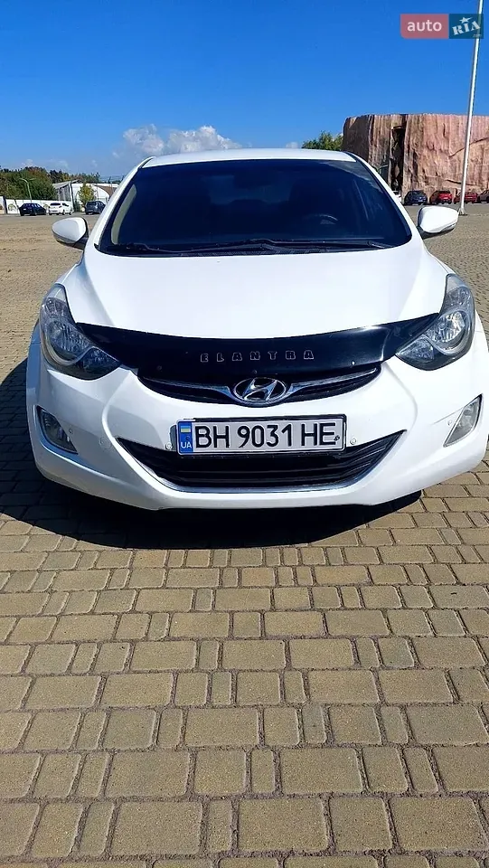 Hyundai Elantra 2011 photo 4