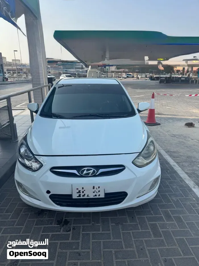 Hyundai Accent 2013 photo 4
