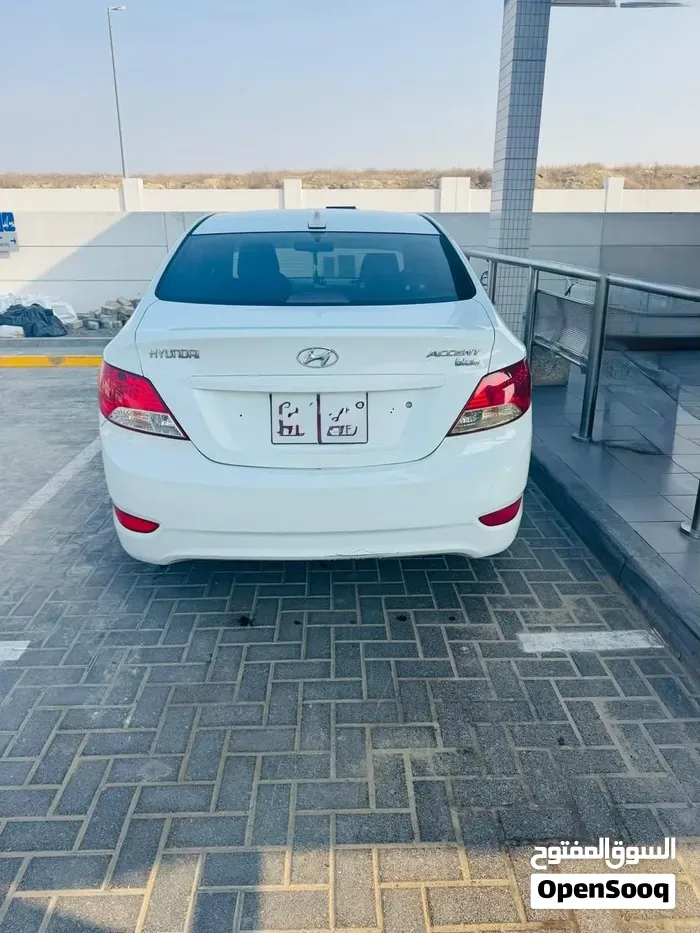 Hyundai Accent 2013 photo 2