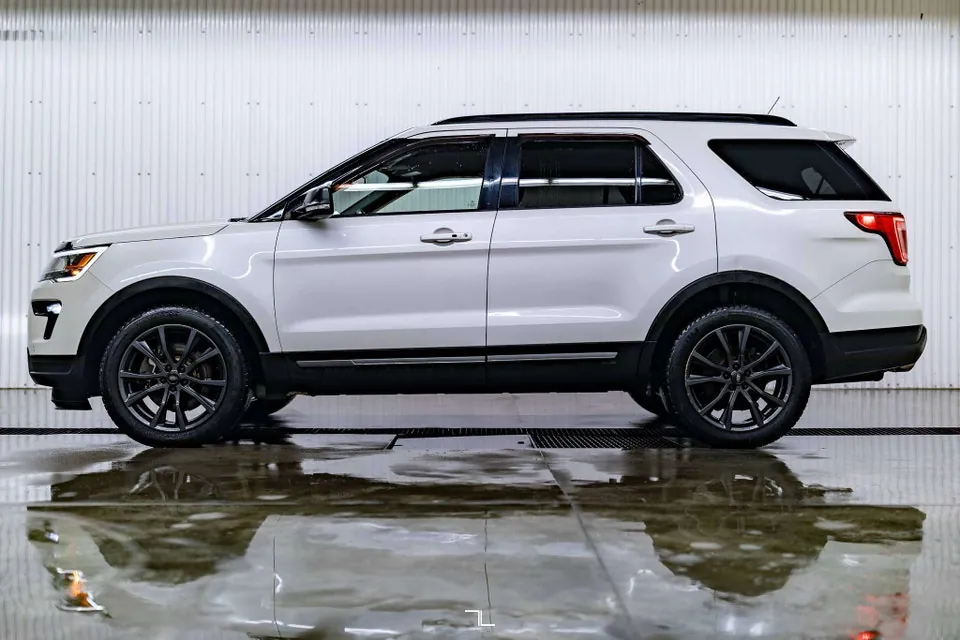Ford Explorer 2018 photo 2