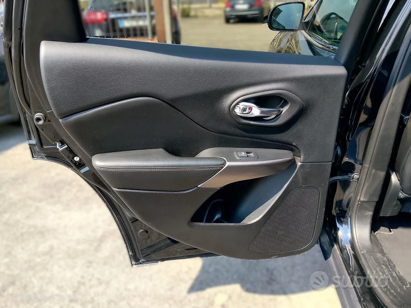 Jeep Cherokee 2019 photo 4