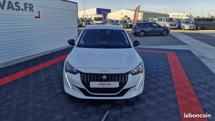 Peugeot 208 2023 photo 2