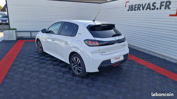Peugeot 208 2023 photo 4
