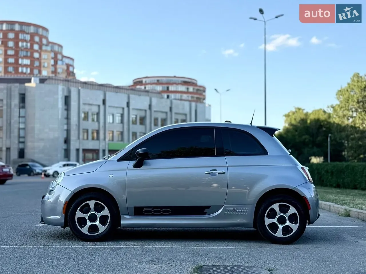 Fiat 500E 2015 photo 2
