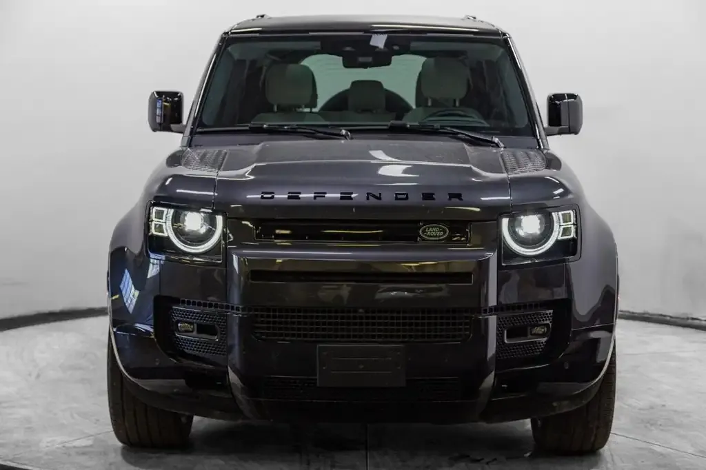 Land Rover Defender 2025 photo 2